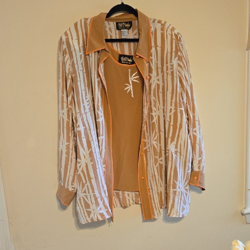 Vtg Bob Mackie Tan and White Blouse with Relaxed Fit. 2 Piece Set With Tank Top.